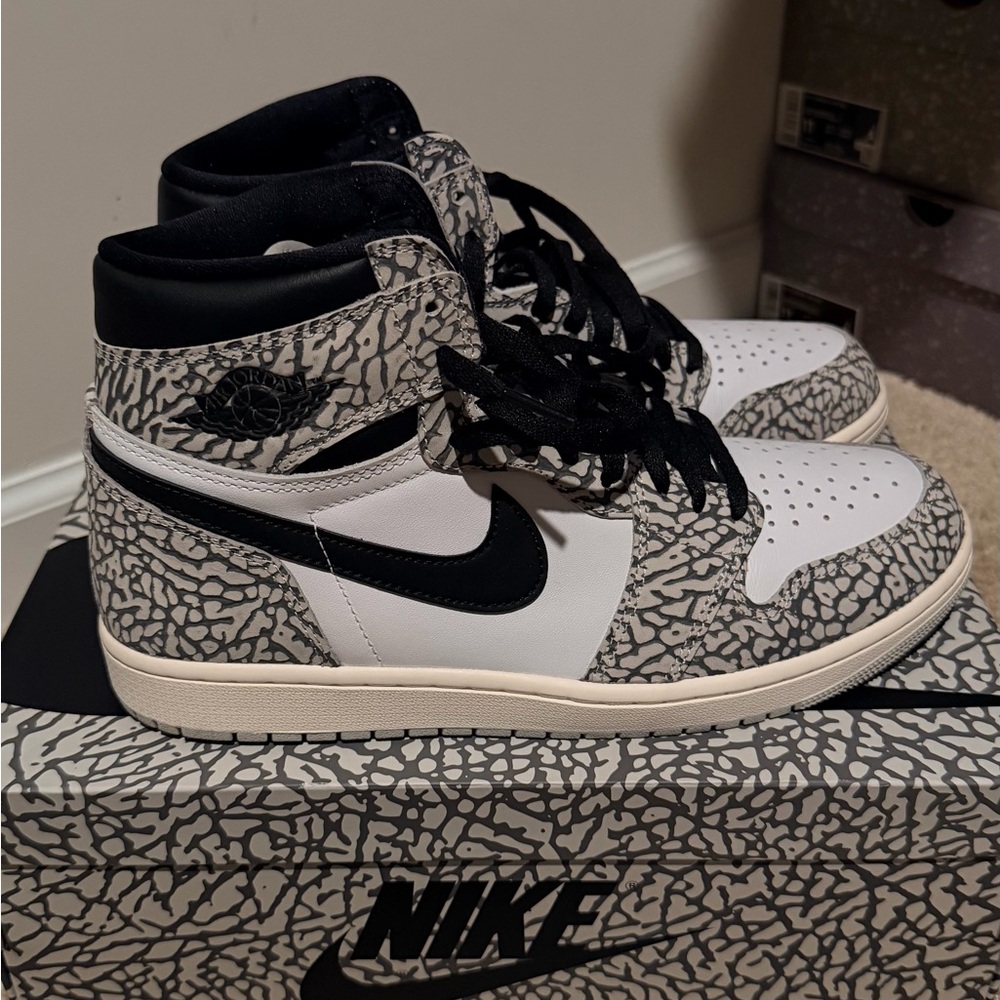 Jordan Athletic Shoes Black White Gray Pattern
